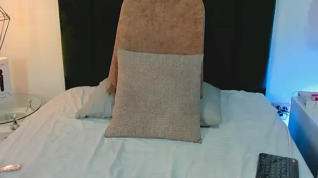 Snapshot of MirandaRoxx chatting on 01/31/25, 06:03 MirandaRoxx online show from 01/31/25, 06:03