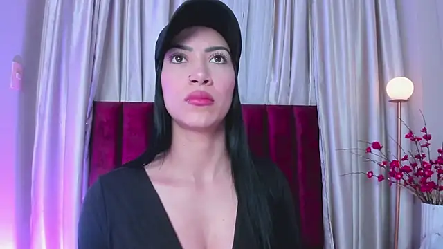 Snapshot of MirandaRoxx chatting on 11/27/25, 11:34 MirandaRoxx online show from 11/27/25, 11:34