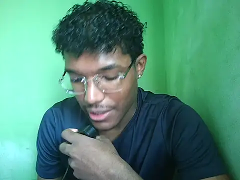 Oliveira2344 online show from 04/17/26, 01:25