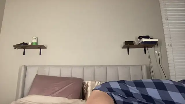 NatalieKneals online show from 12/04/24, 05:49