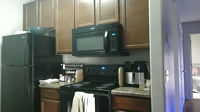 NatalieKneals online show from 02/12/25, 06:51