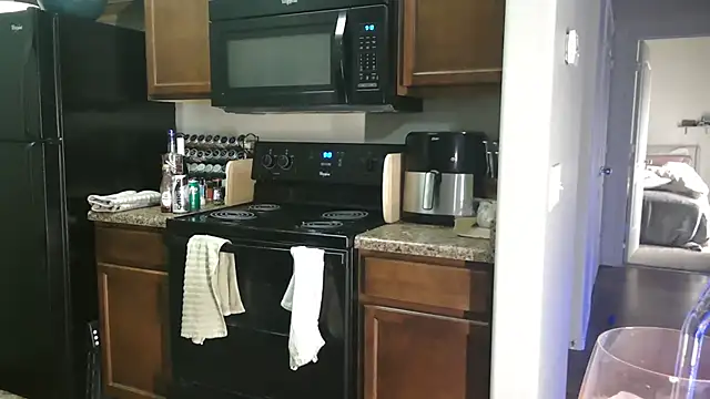 NatalieKneals online show from 02/13/25, 04:11