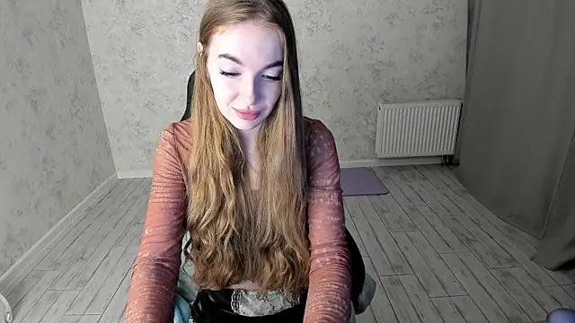 Snapshot of LissaCain chatting on 02/06/25, 02:11 LissaCain online show from 02/06/25, 02:11