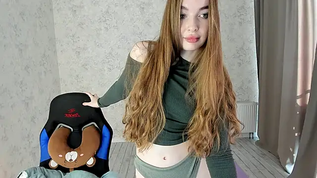 Snapshot of LissaCain chatting on 02/23/25, 05:56 LissaCain online show from 02/23/25, 05:56