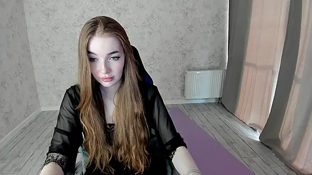 Snapshot of LissaCain chatting on 03/10/25, 03:45 LissaCain online show from 03/10/25, 03:45