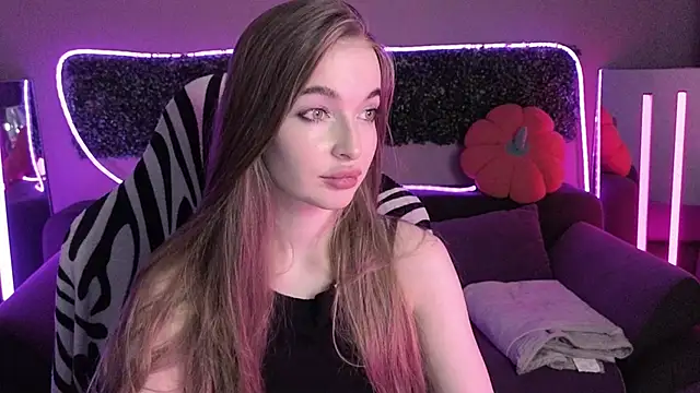 Snapshot of LissaCain chatting on 11/22/25, 07:51 LissaCain online show from 11/22/25, 07:51