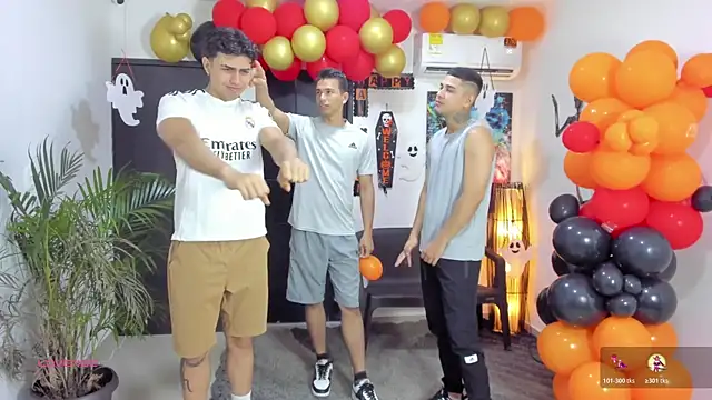 Snapshot of badguyss_bisex chatting on 10/23/25, 11:20 badguyss bisex online show from 10/23/25, 11:20