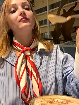 Snapshot of LadyTatiana_Madam chatting on 11/14/25, 04:28 LadyTatiana Madam online show from 11/14/25, 04:28