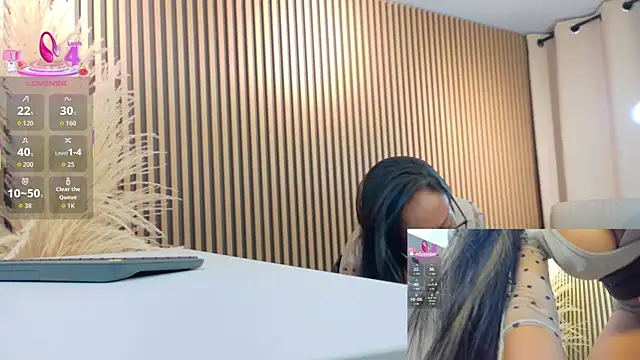 lulu 072 online show from 11/13/25, 12:09