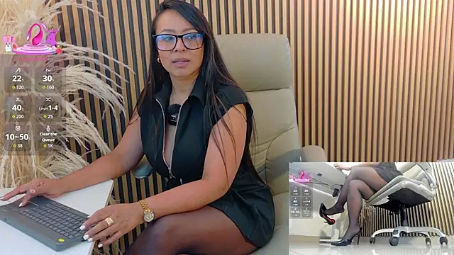 lulu 072 online show from 12/19/25, 12:17