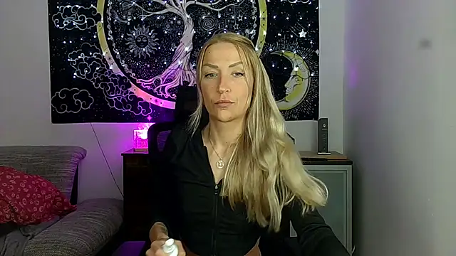 SexxyLiviaa online show from 04/26/26, 07:00