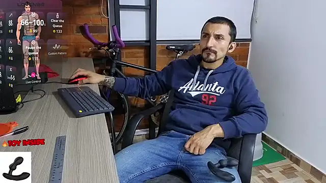 Marck Muscle online show from 10/05/25, 02:54