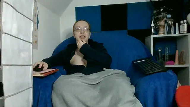 Isabella Geney online show from 03/31/26, 08:53