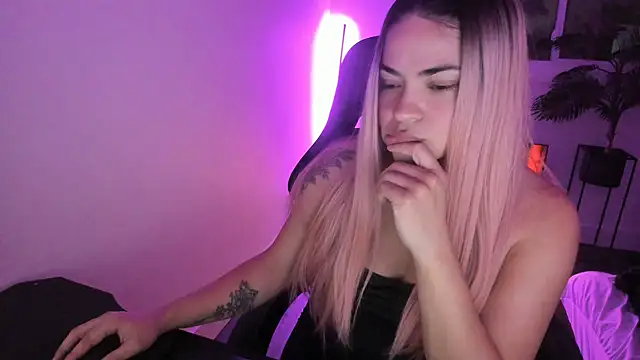 MelSaunders online show from 12/23/25, 12:52