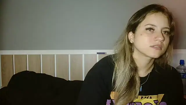 Snapshot of 520_Loirex_741 chatting on 12/15/24, 02:19 520 Loirex 741 online show from 12/15/24, 02:19