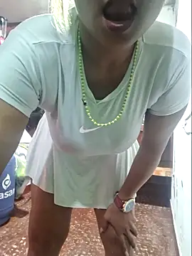 gatadeojosclaros online show from 09/29/25, 01:33