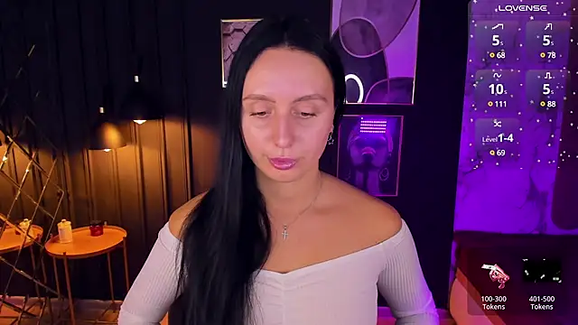 Snapshot of Christy_Calypso chatting on 12/17/24, 02:23 Christy Calypso online show from 12/17/24, 02:23