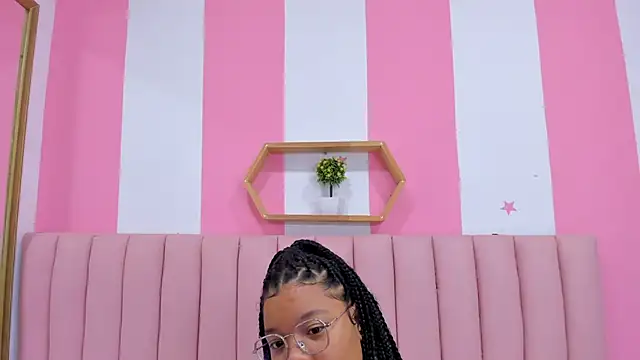 ISABELLA 020 online show from 02/20/25, 12:36