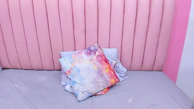 ISABELLA 020 online show from 03/08/25, 12:11