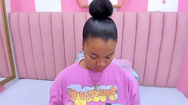 ISABELLA 020 online show from 03/11/25, 11:23