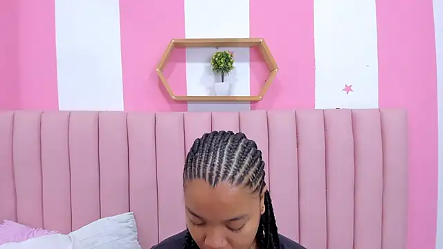 ISABELLA 020 online show from 03/14/25, 11:34