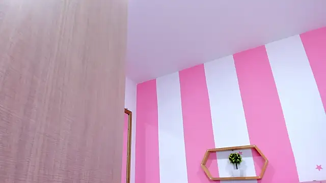 ISABELLA 020 online show from 03/15/25, 11:40