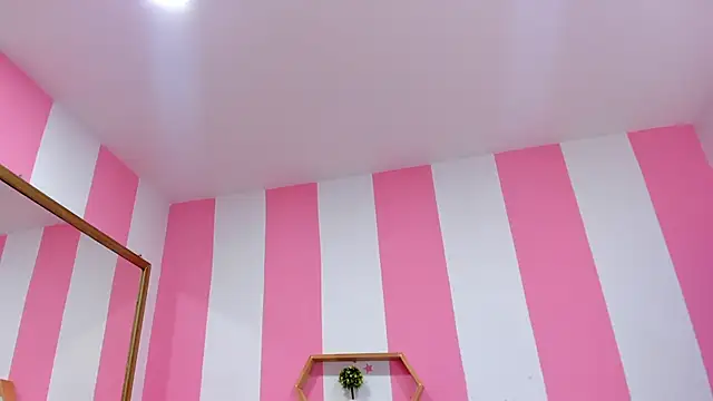 ISABELLA 020 online show from 09/10/25, 01:11