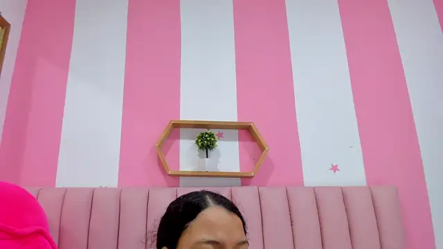 ISABELLA 020 online show from 09/18/25, 12:51