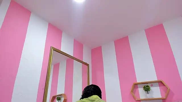 ISABELLA 020 online show from 09/24/25, 02:20