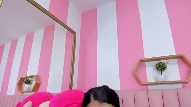 ISABELLA 020 online show from 11/21/25, 01:54