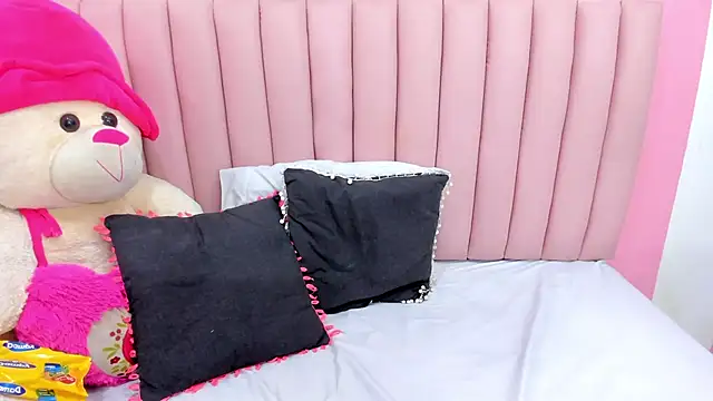 ISABELLA 020 online show from 11/27/25, 04:09