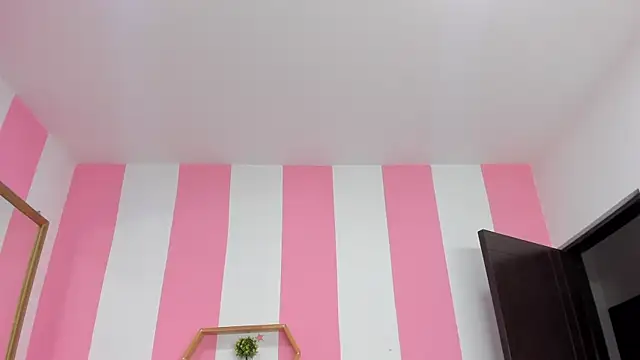 ISABELLA 020 online show from 02/09/26, 11:58