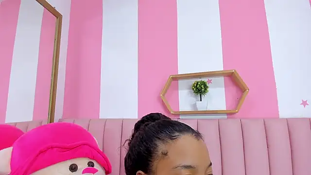 ISABELLA 020 online show from 05/16/26, 12:04