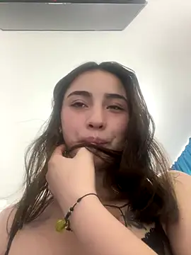 Snapshot of Damian_n_Maya chatting on 12/02/24, 11:18 Damian n Maya online show from 12/02/24, 11:18