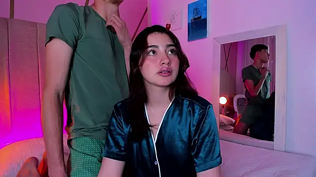 Snapshot of Damian_n_Maya chatting on 01/08/25, 04:33 Damian n Maya online show from 01/08/25, 04:33