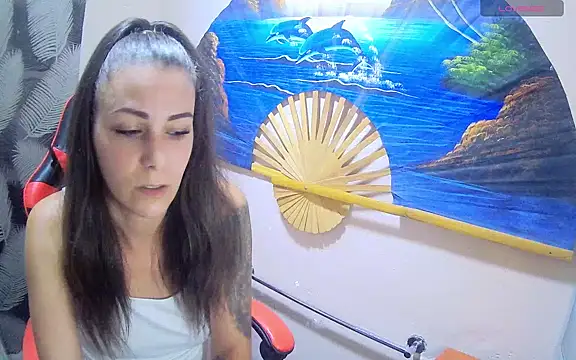 Snapshot of Catbaby32 chatting on 10/17/25, 08:33 Catbaby32 online show from 10/17/25, 08:33