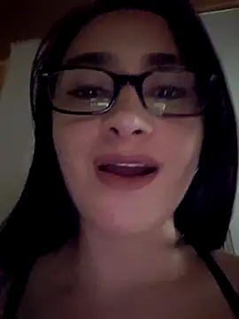 preetypeach online show from 03/04/25, 01:01