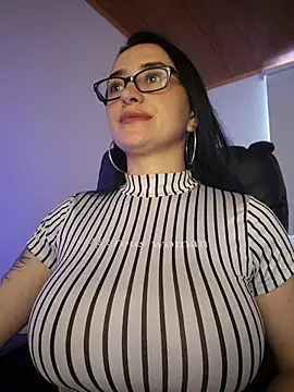 preetypeach online show from 04/01/26, 08:39