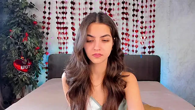 Milana Crystal  online show from 02/13/25, 08:27