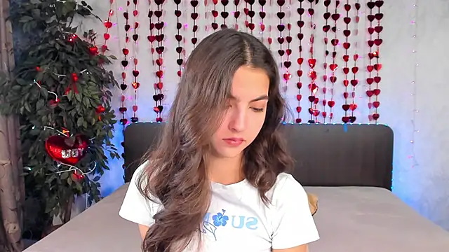 Milana Crystal  online show from 02/23/25, 08:17