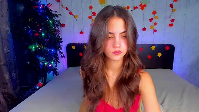 Milana Crystal  online show from 11/06/25, 08:15