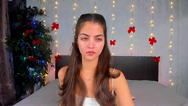 Milana Crystal  online show from 12/22/25, 08:11