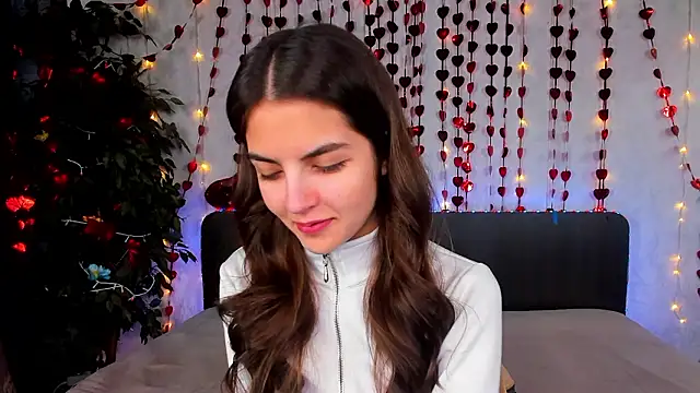 Milana Crystal  online show from 02/11/26, 08:08