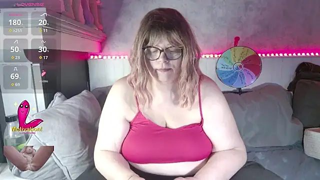 Snapshot of Lola-squirt chatting on 02/09/25, 10:54 Lola-squirt online show from 02/09/25, 10:54