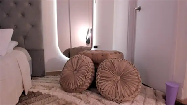 Lexie-red online show from 02/03/25, 09:39