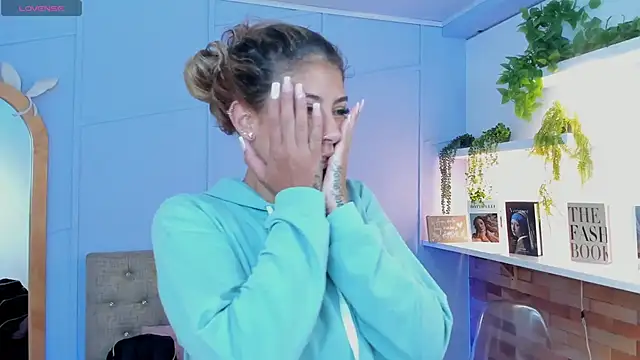 Georgina-coule online show from 12/22/24, 12:05