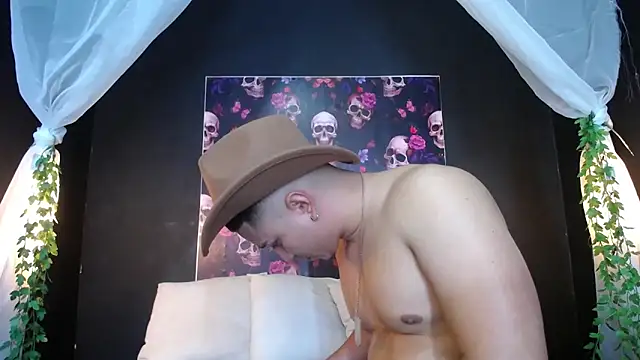 francesco evan online show from 02/13/25, 03:56