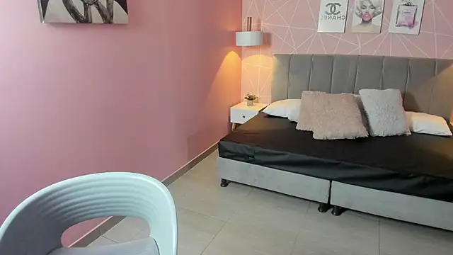 zara  sweet online show from 09/29/25, 01:16