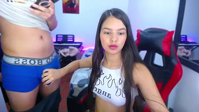 jessi and boy online show from 11/13/25, 04:17