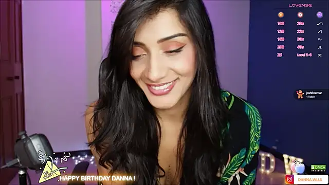 Snapshot of Dannawells chatting on 12/15/24, 02:41 Dannawells online show from 12/15/24, 02:41